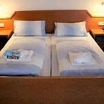 ホテル Waldhotel Feldbachtal ノイウハウス・アム・レンヴェーク